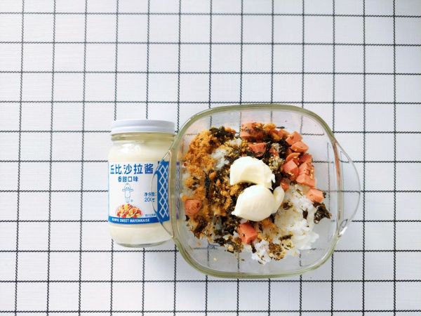 海苔肉松火腿饭团
