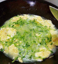 豆苗鸡蛋汤的制作步骤