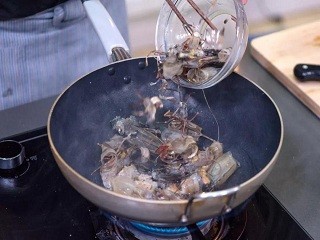 咖喱鲜虾粉丝煲怎么做?