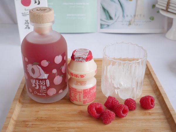 自制高颜值微醺饮品奶桃养乐多