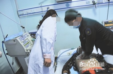 当发生火灾时医务人员应该怎么办