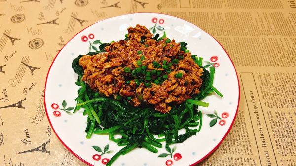 酱香鸡蛋拌菠菜