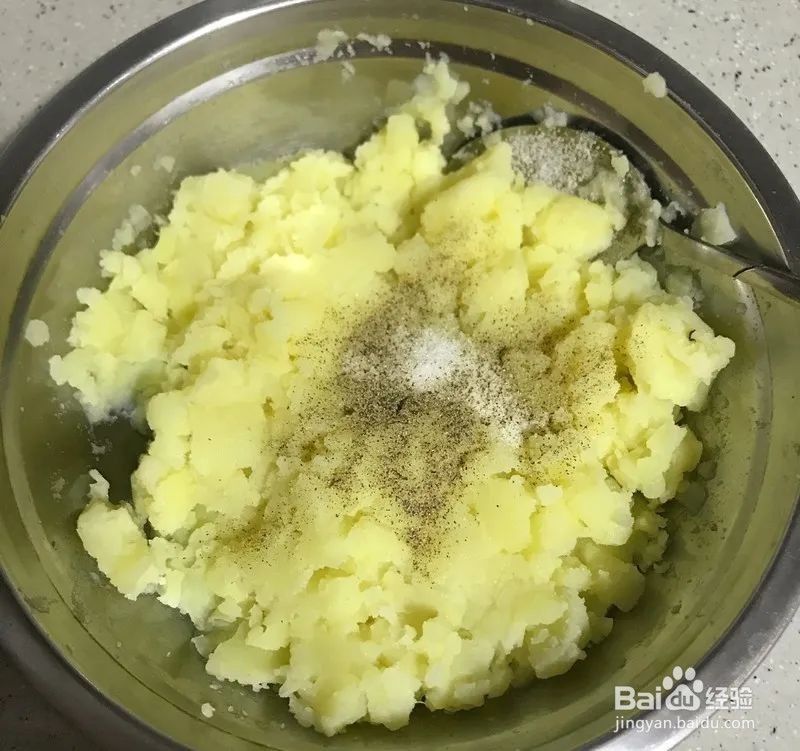 面包糠香酥薯饼