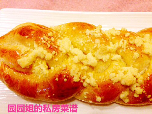 鲜奶油辫子面包