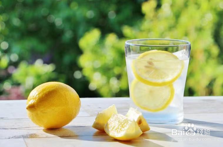 如何做柠檬蜂蜜苏打水