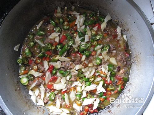 自贡鲜锅兔的做法