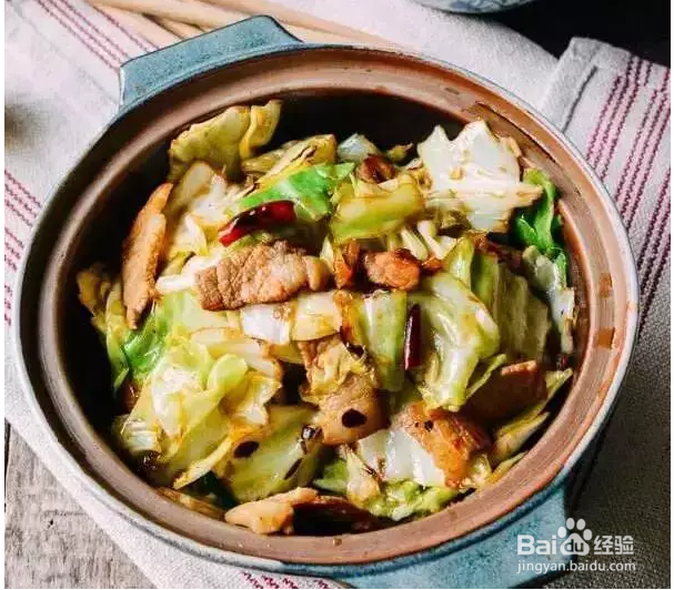 怎么巧做手撕包菜?