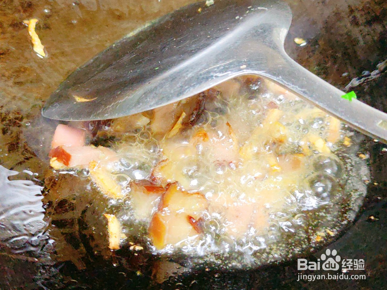 腊味笋丁烧蚕豆的做法