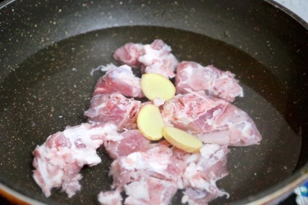 玉米胡萝卜山药排骨汤