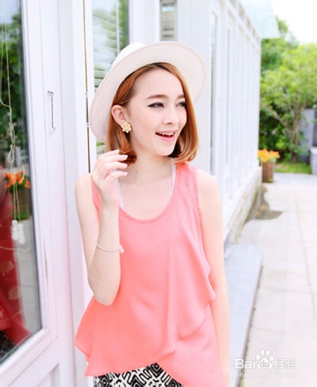 矮个女孩夏日穿衣首选背心+短裤 打造完美九头身