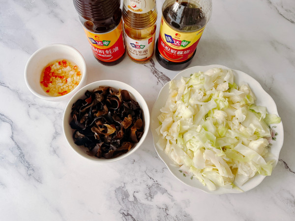 凉拌木耳卷心菜