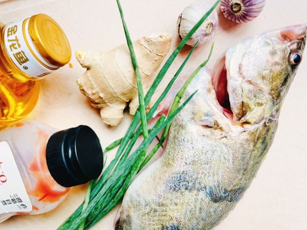 金龙鱼做沙司蒜片桂鱼