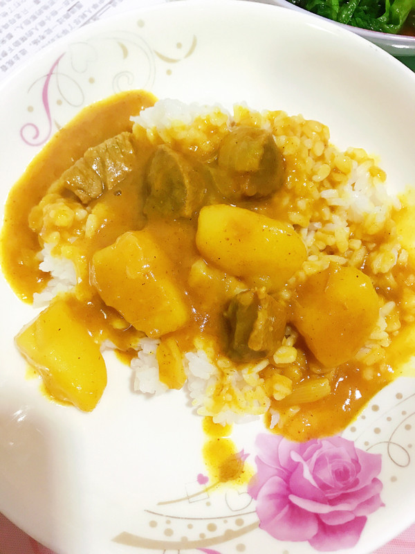 咖喱土豆牛肉拌饭