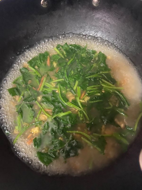 西红柿菠菜鸡蛋汤