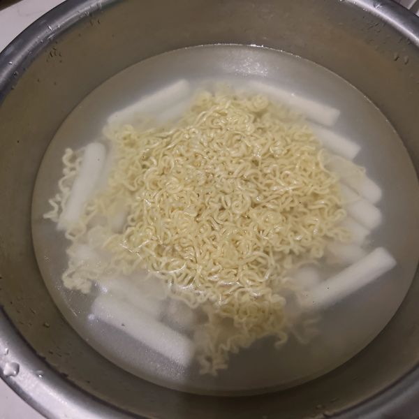 韩式辣炒年糕辛拉面