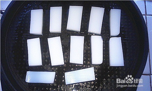 家常版西红柿热拌煎凉粉的做法