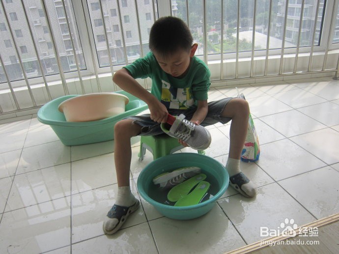 刷白鞋子小妙招,让您的鞋子没有一点污渍