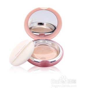 散粉和粉饼哪个好用？散粉与粉饼的区别在哪里