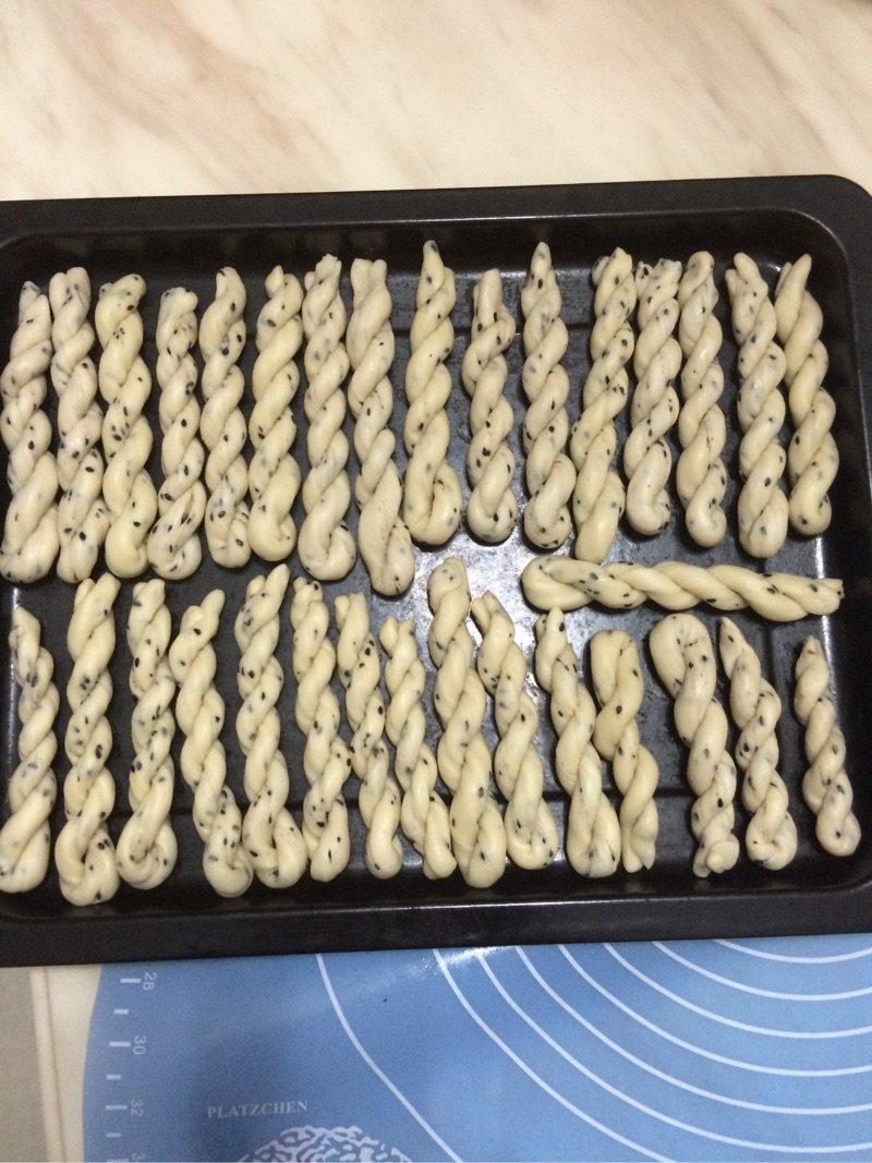 这样做的香脆小麻花才好吃