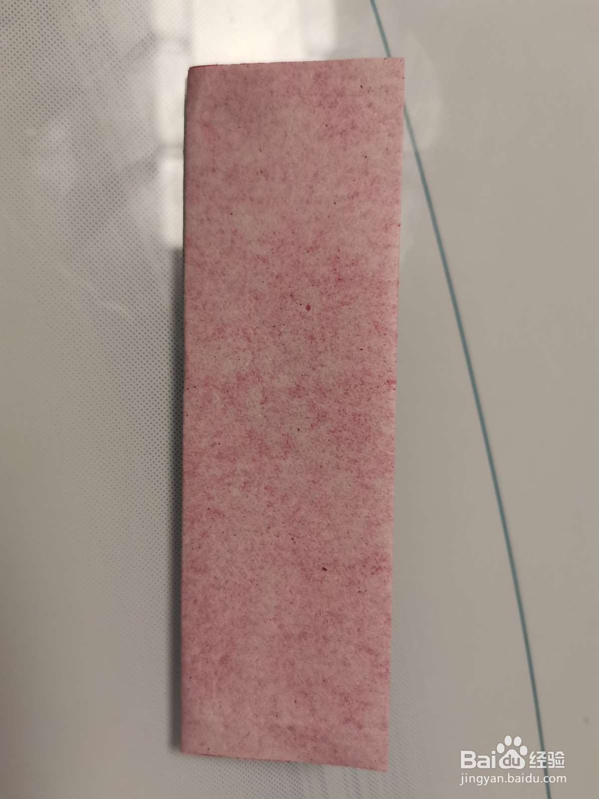 儿童剪纸：对称连边花朵