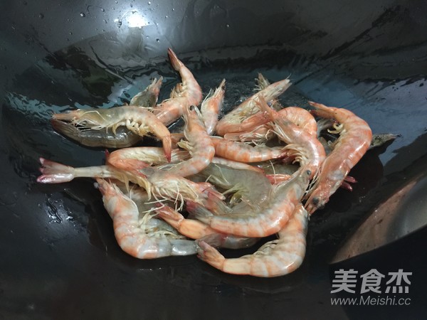 椒盐鲜露虾的做法