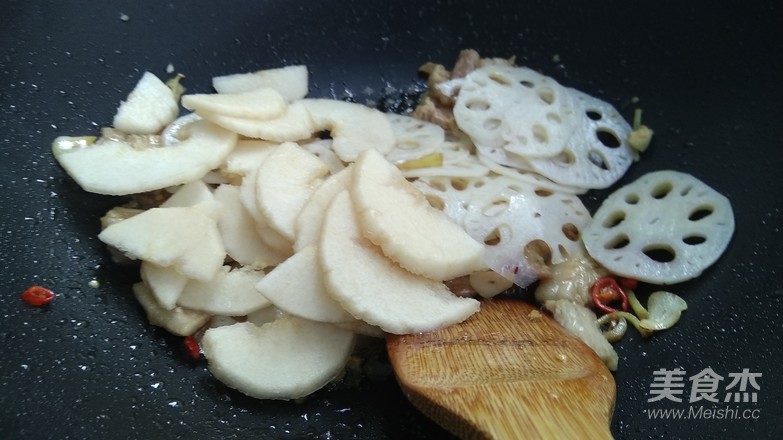秋梨莲藕炒肉片
