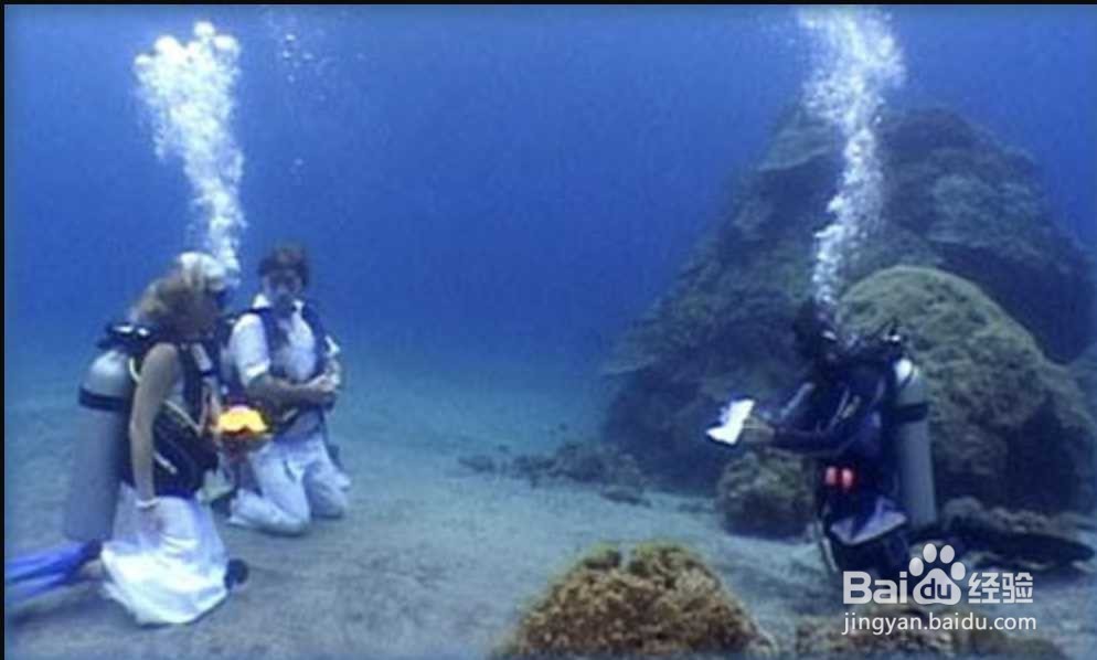 拍水下婚纱照怎么睁眼