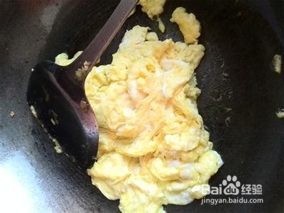 西葫芦炒鸡蛋的家常做法