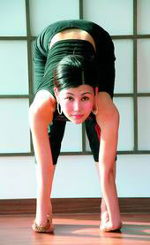 怎样练习动物运动操来预防颈椎病?