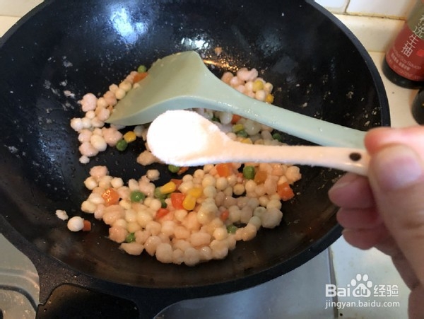 如何做出好吃美味鲜美的鸡头米炒河虾