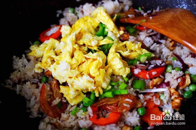 核桃鸡蛋炒饭怎么做