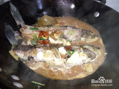 红烧鲫鱼怎样做好吃、入味？