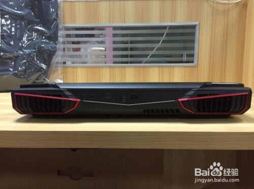 新代机王-GT83VR 6RF-026CN 简单开箱