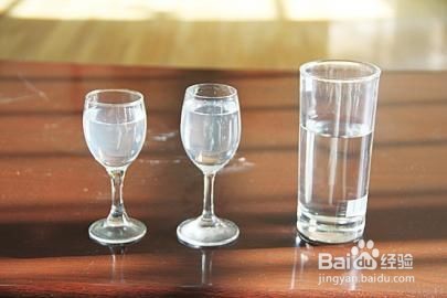 如何辨别粮食酒和酒精酒