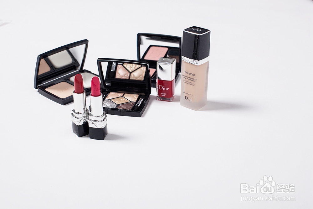 Dior烈艳蓝金唇膏 分分钟打造高订式的明星范