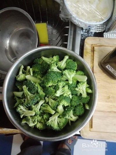 冬日温情--鸡肉炒西兰花