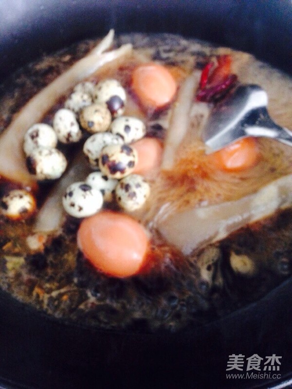 卤鸡蛋鹌鹑蛋猪皮