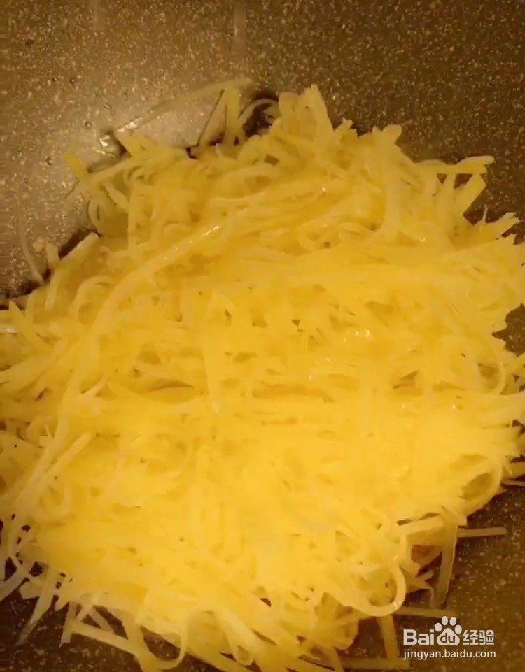 今天更新一篇土豆丝的做法哦！