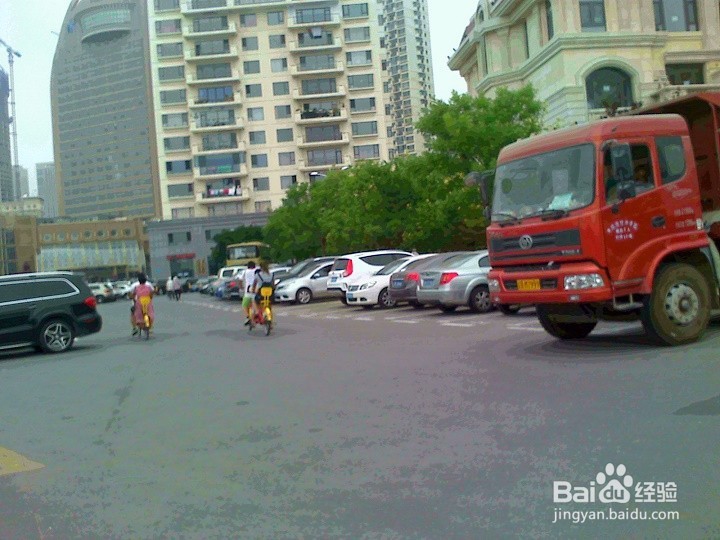 摩托车和机动车安全出行