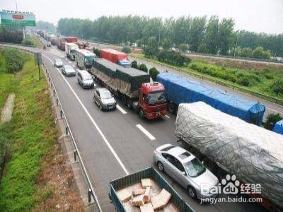 开车怎么防止追尾