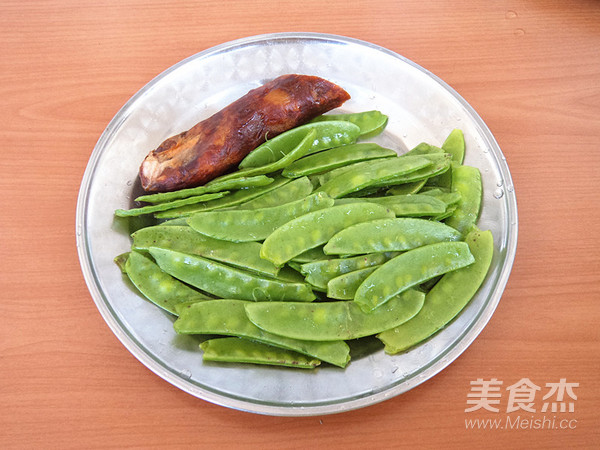 腊肠炒荷兰豆