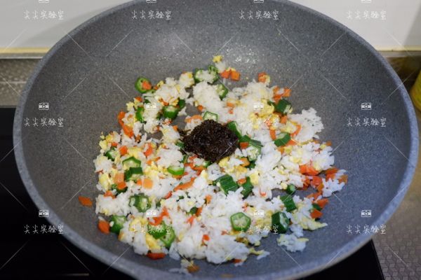 橄榄秋葵蛋炒饭