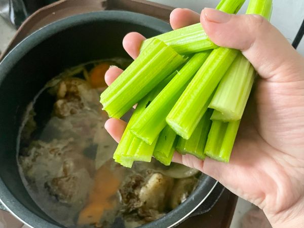 法式胡萝卜牛尾汤