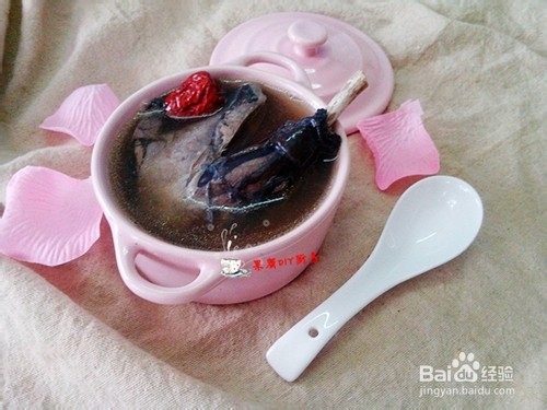 养气补血：红枣乌鸡汤