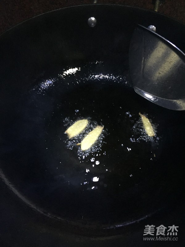 鲜香鲳鱼汤的做法