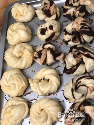 椰蓉面包和豆沙面包的做法