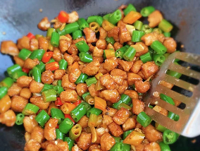 辣子鸡丁怎么做？