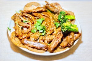 干锅鸭掌的做法