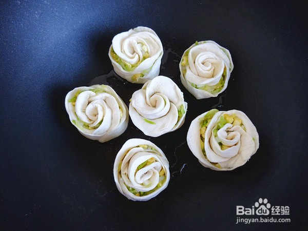 花朵水煎饺的做法