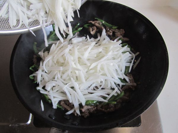 牛肉青椒萝卜丝